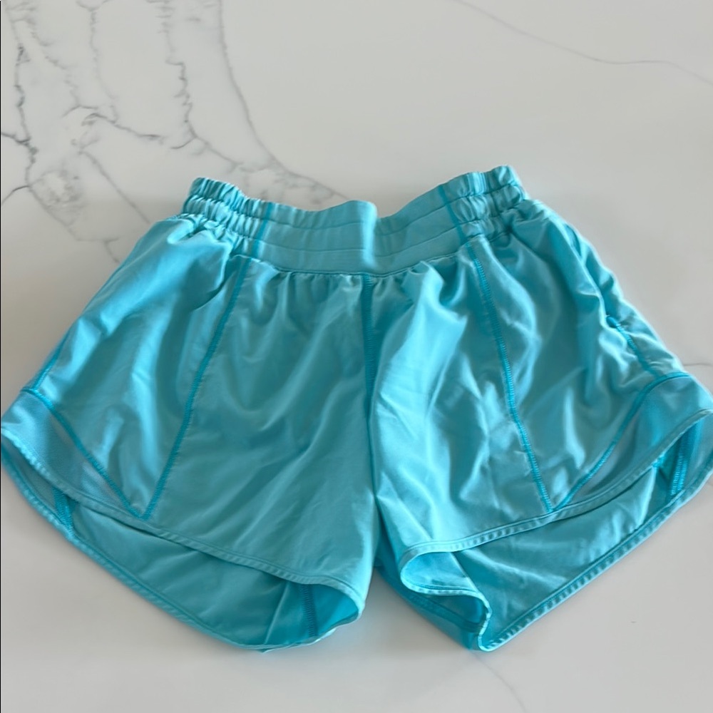 Lululemon hotty hot 4 in
